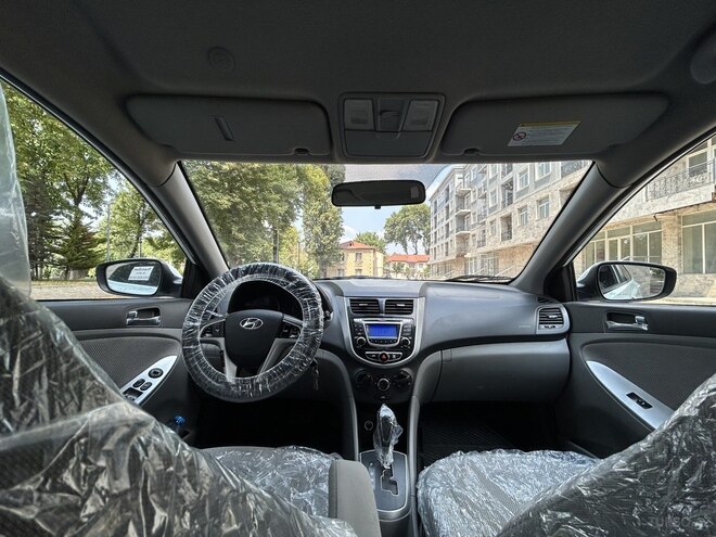 Hyundai Accent 2013, 395,000 km - 1.6 l - İsmayıllı
