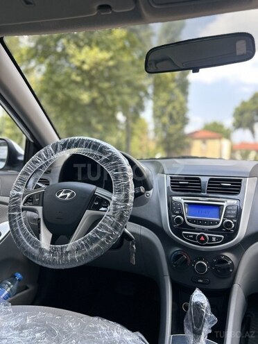 Hyundai Accent 2013, 395,000 km - 1.6 l - İsmayıllı
