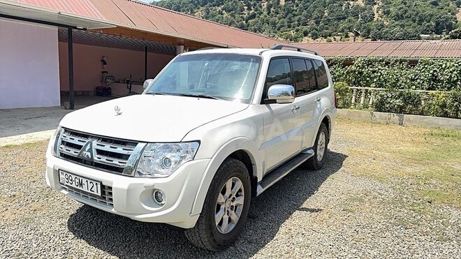 Mitsubishi Pajero-10
