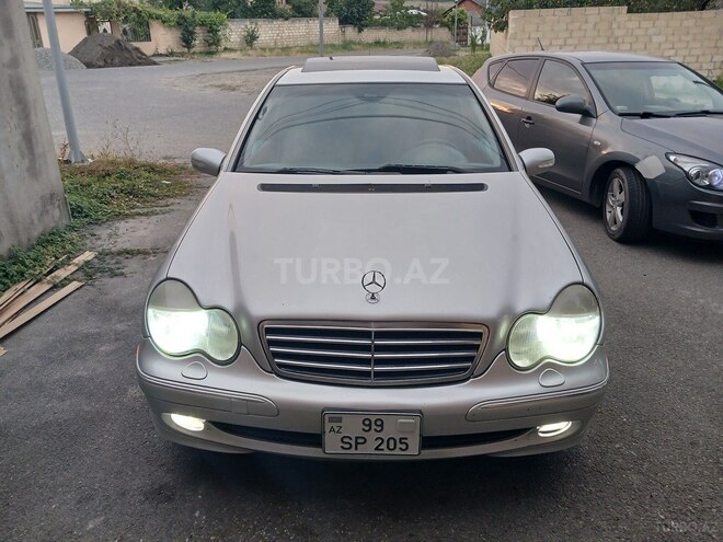 Mercedes C 180 2004, 505,000 km - 1.8 l - Quba