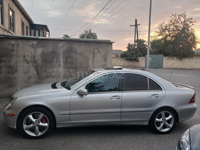 Mercedes C 180 2004, 505,000 km - 1.8 l - Quba