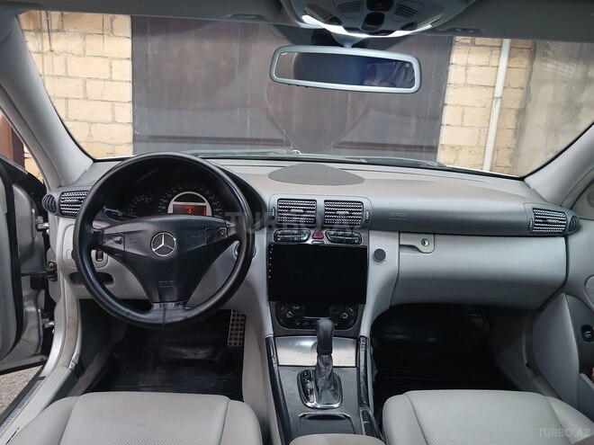 Mercedes C 180 2004, 505,000 km - 1.8 l - Quba