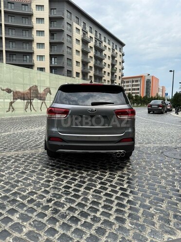 Kia Sorento-9