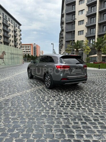 Kia Sorento-8