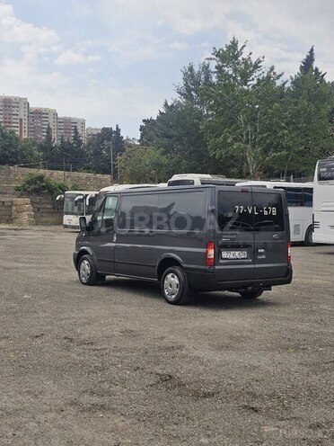 Ford Transit-4