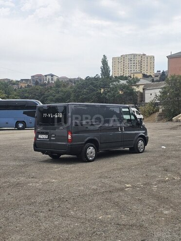 Ford Transit-5