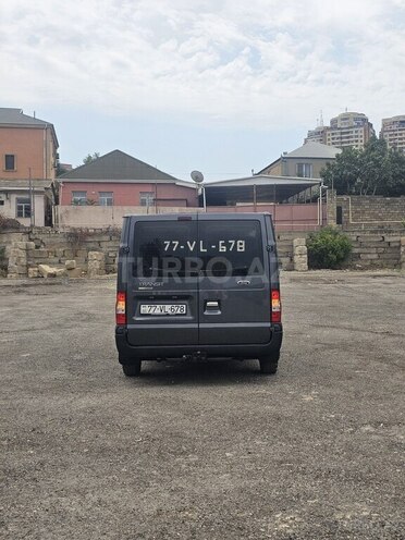 Ford Transit-8