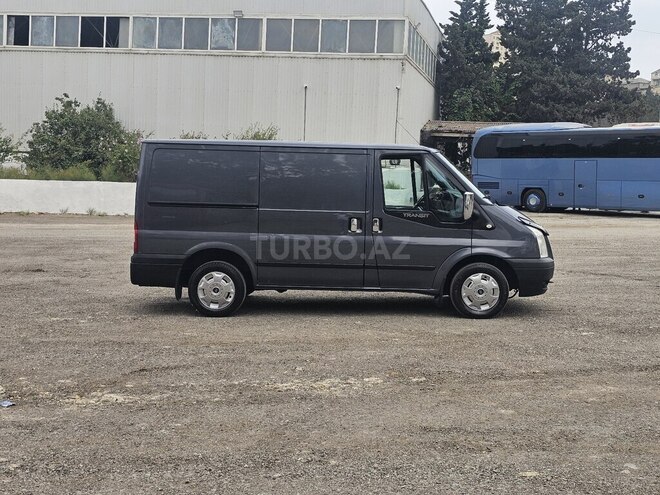 Ford Transit-7