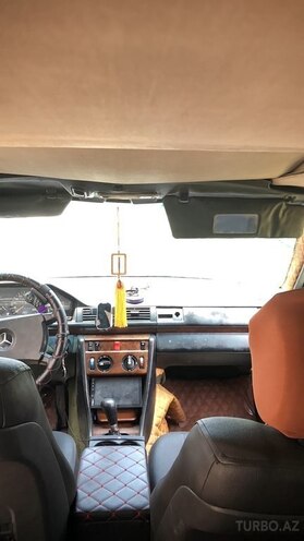 Mercedes E 220 1988, 589,985 km - 2.2 l - Zərdab