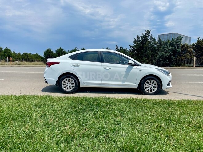 Hyundai Accent-3