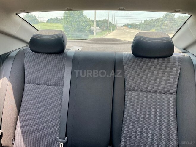 Hyundai Accent-7