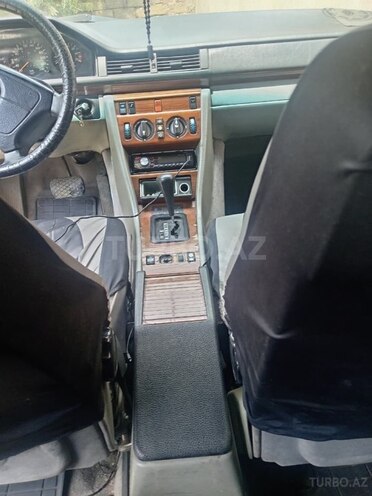 Mercedes E 220 1993, 380,000 km - 2.2 l - Bakı