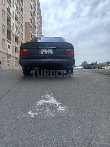 Mercedes E 220 1993, 380,000 km - 2.2 l - Bakı
