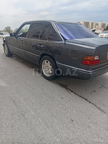 Mercedes E 220 1993, 380,000 km - 2.2 l - Bakı