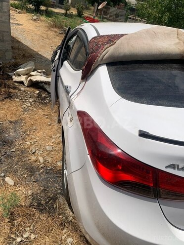 Hyundai Avante 2013, 136,000 km - 1.6 l - Siyəzən