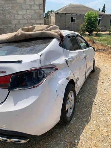Hyundai Avante 2013, 136,000 km - 1.6 l - Siyəzən