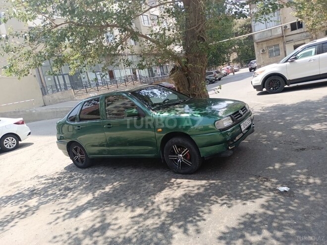 Volkswagen Polo 1995, 54,446 km - 1.8 l - Bakı