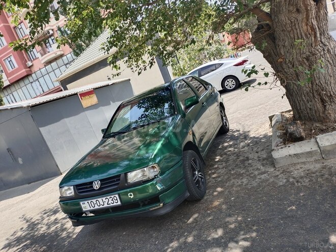 Volkswagen Polo 1995, 54,446 km - 1.8 l - Bakı