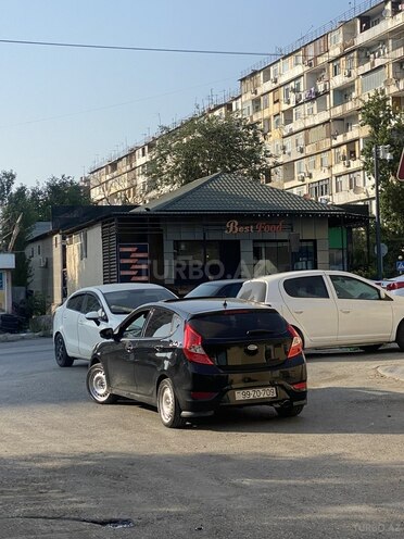 Hyundai Accent 2013, 240,000 km - 1.6 l - Bakı