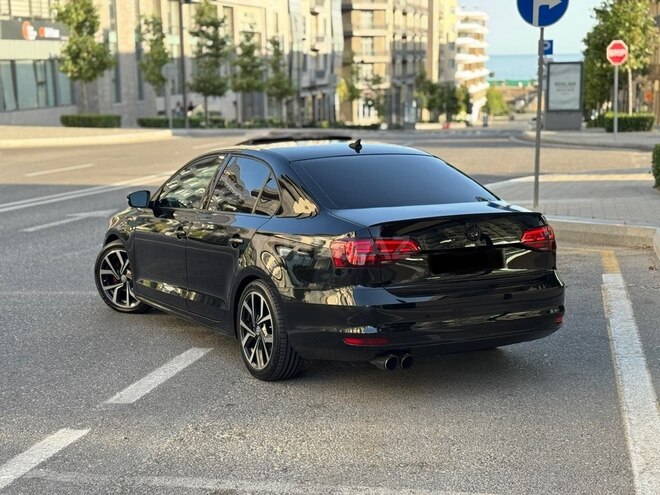 Volkswagen Jetta-2