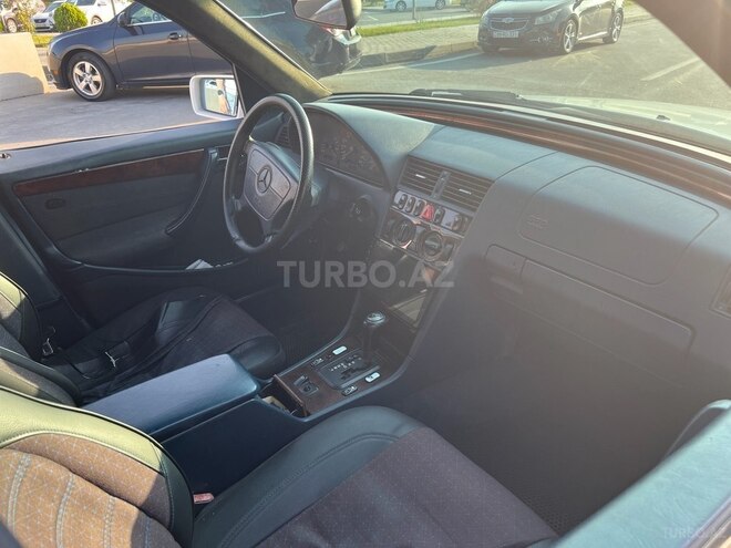 Mercedes C 240-11
