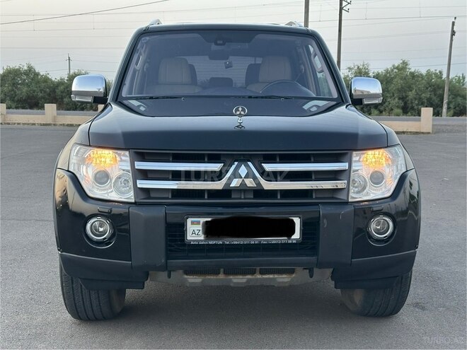 Mitsubishi Pajero-4