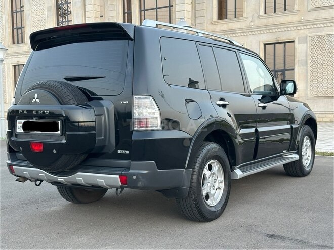 Mitsubishi Pajero-7