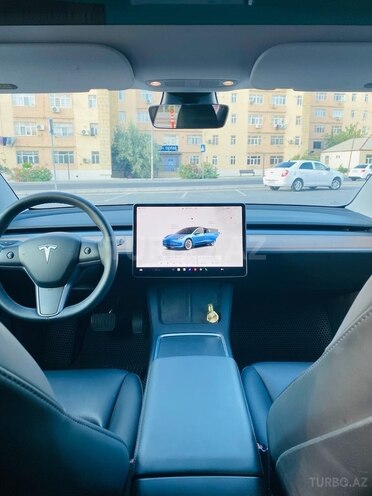 Tesla Model 3-15