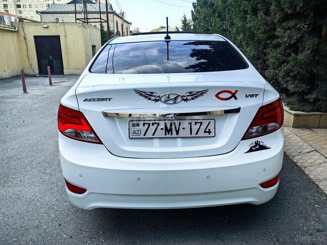Hyundai Accent 2015, 138,000 km - 1.6 l - Bakı
