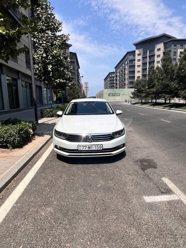 Volkswagen Passat 2017, 121,000 km - 1.8 l - Bakı
