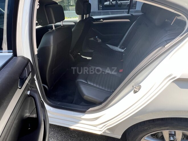 Volkswagen Passat 2017, 121,000 km - 1.8 l - Bakı