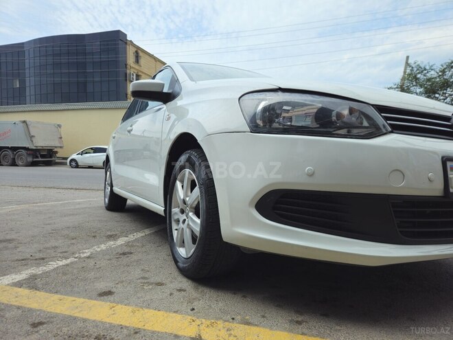 Volkswagen Polo 2015, 166,000 km - 1.6 л - Bakı