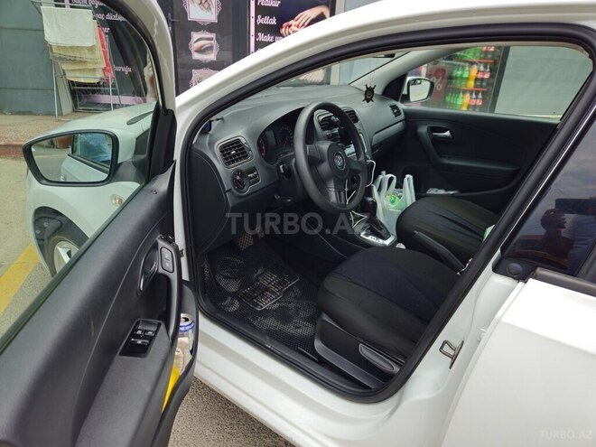 Volkswagen Polo 2015, 166,000 km - 1.6 л - Bakı