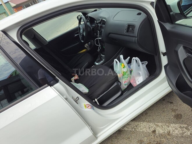 Volkswagen Polo 2015, 166,000 km - 1.6 л - Bakı