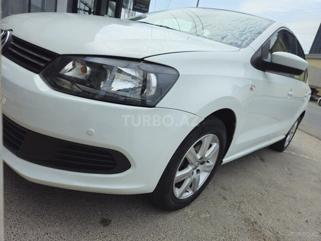 Volkswagen Polo 2015, 166,000 km - 1.6 л - Bakı