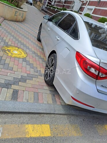 Hyundai Sonata-11
