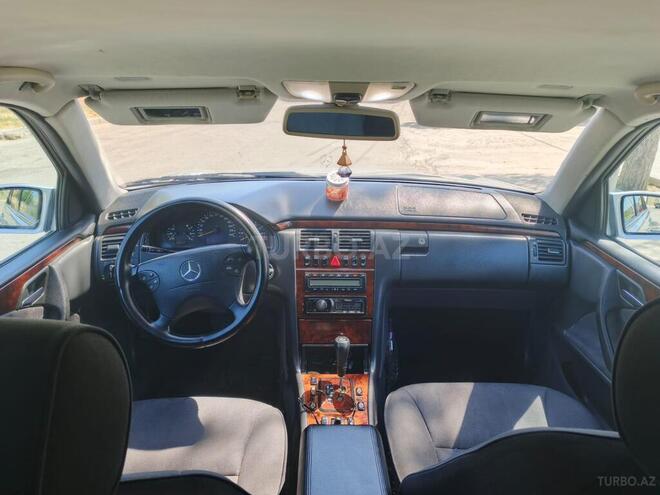 Mercedes E 240 2000, 350,000 km - 2.4 л - Şirvan
