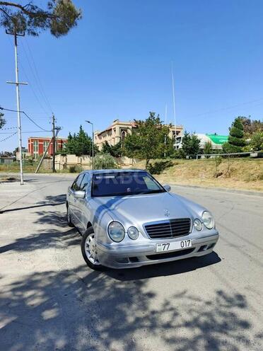 Mercedes E 240 2000, 350,000 km - 2.4 л - Şirvan