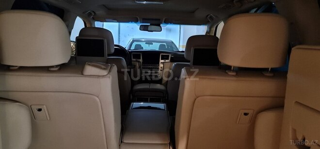 Lexus LX 570-14