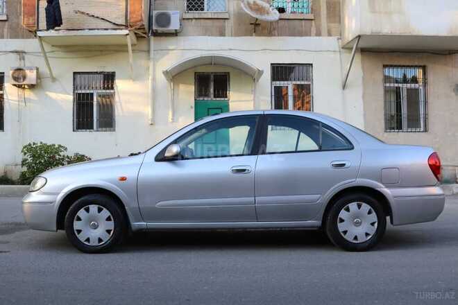Nissan Sunny-5