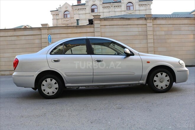 Nissan Sunny-6