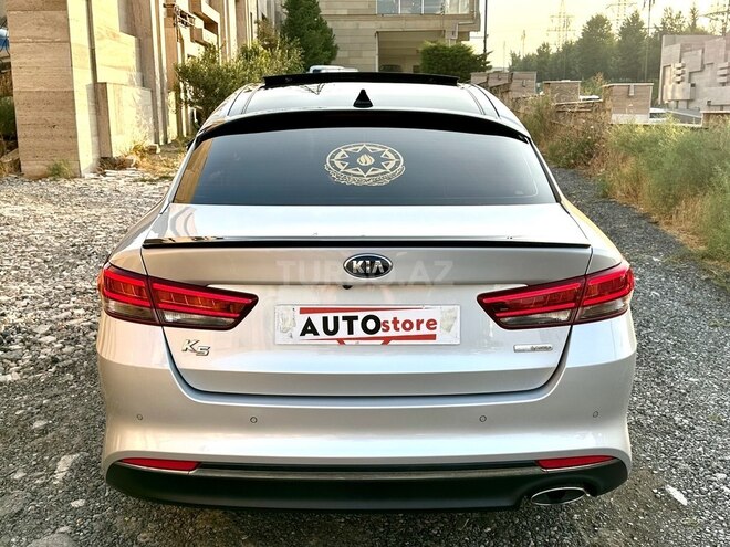 Kia K5-4