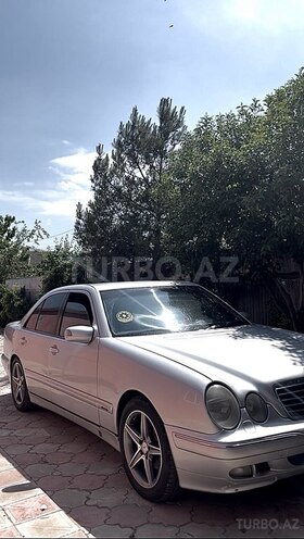 Mercedes E 240 1999, 347,000 km - 2.6 l - Masallı