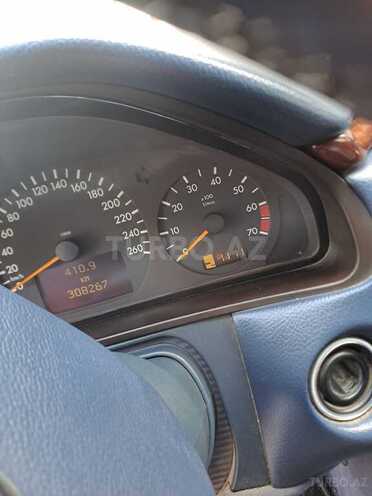 Mercedes E 240 2000, 303,680 km - 2.4 l - Bərdə