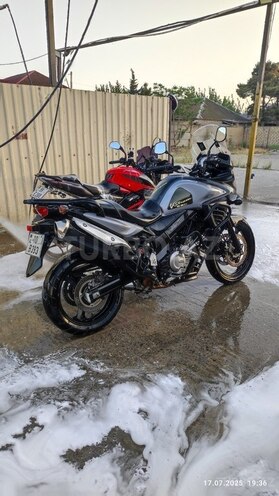 Suzuki V-Strom 650-10