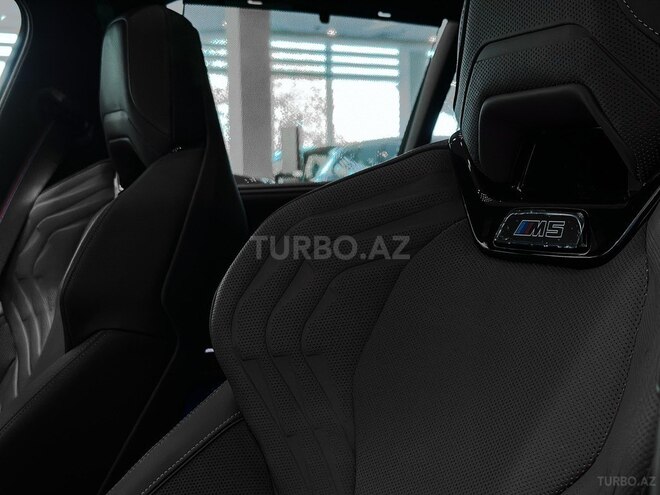 BMW M5-26