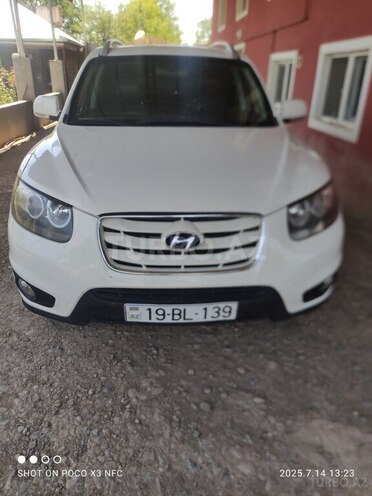 Hyundai Santa Fe 2010, 335,000 km - 2.4 l - Horadiz