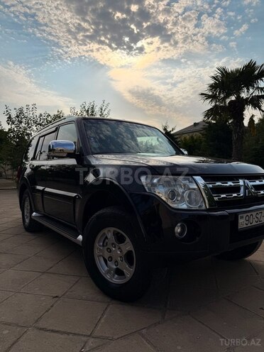 Mitsubishi Pajero-3