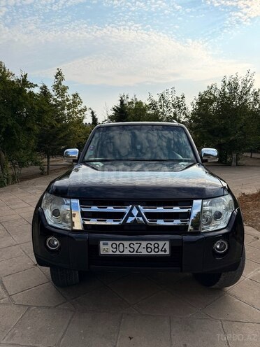 Mitsubishi Pajero-2