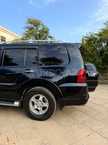Mitsubishi Pajero-9